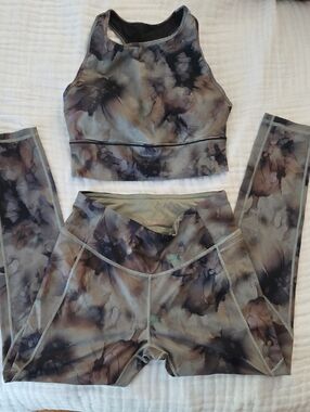 Tie-Dye Printed Active Set - Sports Bra/Crop Top & Leggings